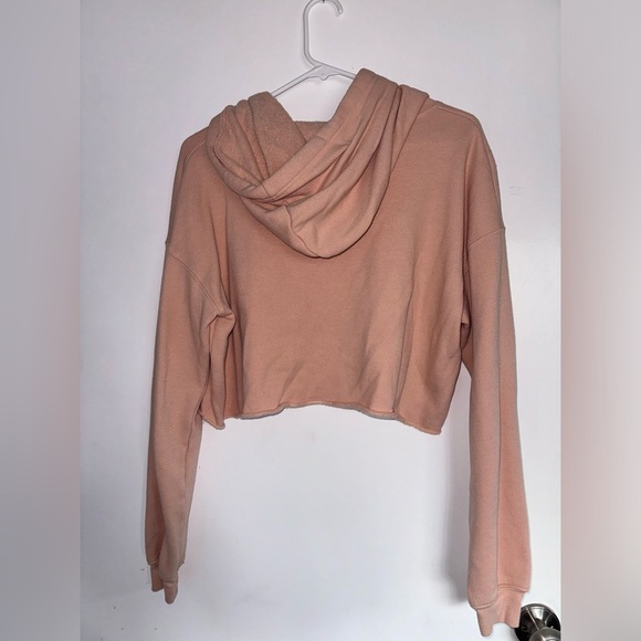 Graphic Finance Cropped Pink Hoodie - Size Small 🩷 - Picture 4 of 4